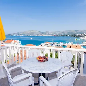 https://apartmani-juric-trogir.hotels-in-trogir.com